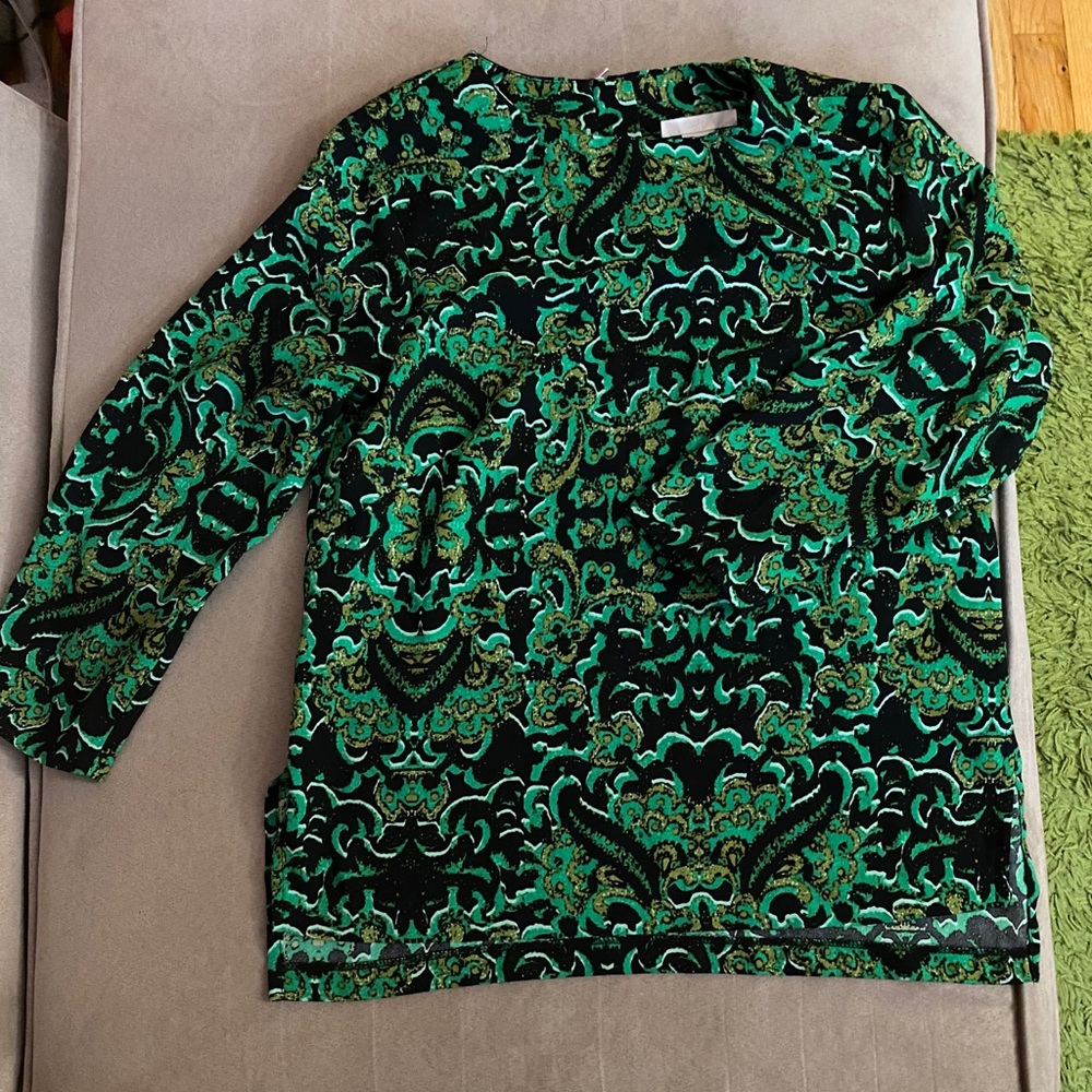 💚💚💚H&M 3/4 Sleeve Green Shirt.